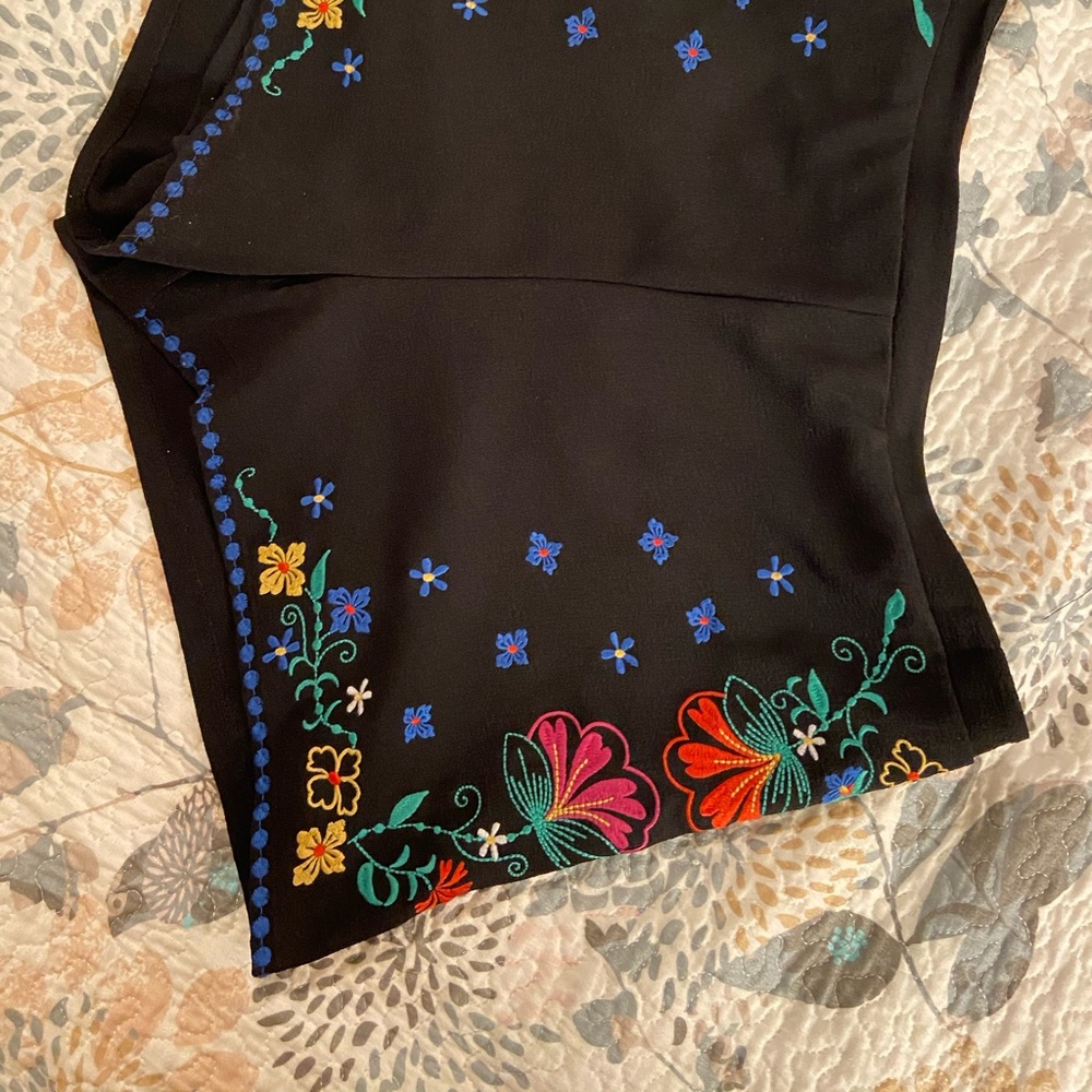 Embroidered Shorts - Picture 2 of 2